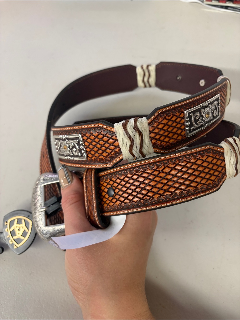 New Sz 38 Western-Style women's
ARIAT Leather Belt - Brown flower rhinestone